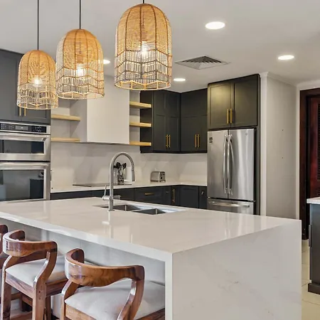 Spacious Condo With Incredible Club House